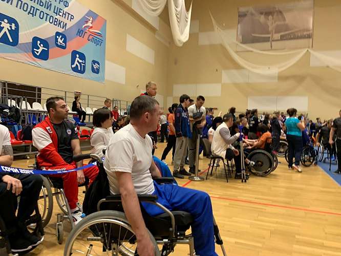 Сборная команда Республики Дагестан выиграла общекомандный зачет чемпионата России по армрестлингу спорта лиц с ПОДА в Сочи