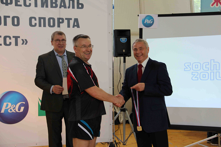 П.А. Рожков, О.В.Семенова, А.И.Алябьев наградили победителей и призеров первого соревновательного дня традиционного фестиваля паралимпийского спорта «Парафест»