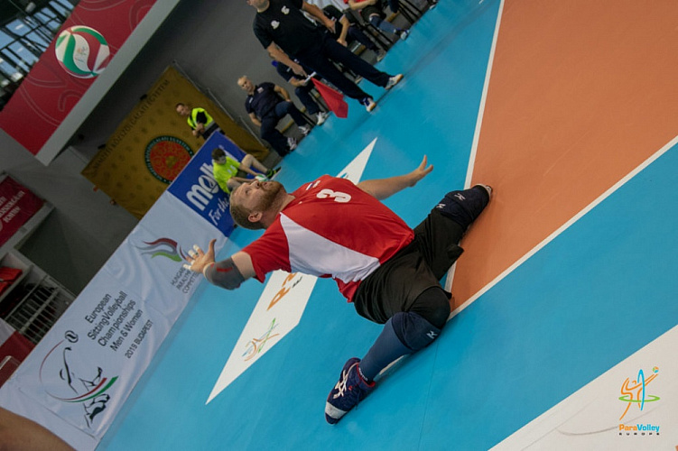 Сборные команды России вышли в полуфинал чемпионата Европы по волейболу сидя в Венгрии