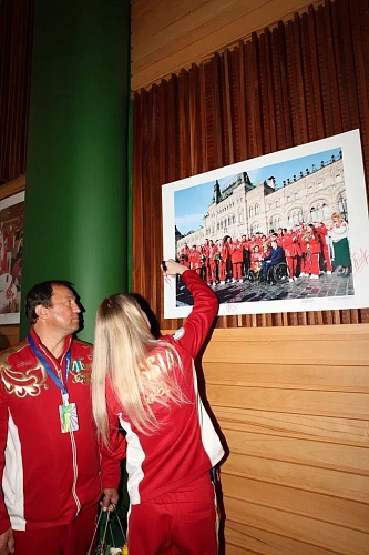 Делегация российских паралимпийцев посетила швейную фабрику «Мануфактуры Bosco»