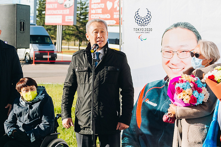 2-кратный Паралимпийский чемпион по велогонкам Михаил Асташов и бронзовый призер Паралимпийских игр по стрельбе из лука Баир Шигаев вернулись в Бурятию