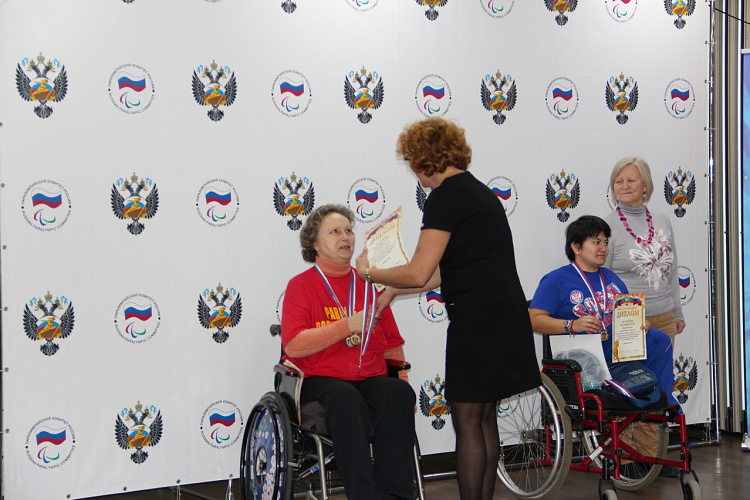 В Универсальном спортивном зале «Паралимпийский» состоялось награждение победителей и призеров соревнований заключительного дня и церемония закрытия Всероссийской спартакиады учащихся учебных заведений по видам спорта лиц с поражением ОДА