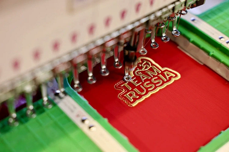 Делегация российских паралимпийцев посетила швейную фабрику «Мануфактуры Bosco»