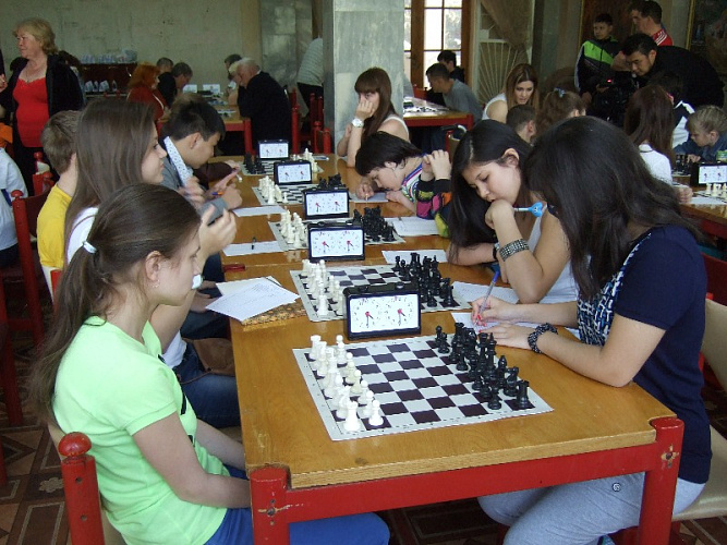 В г. Нальчике (Кабардино-Балкарская Республика) Всероссийская федерация спорта лиц с поражением опорно-двигательного аппарата проводит чемпионат и первенство России по шашкам и шахматам