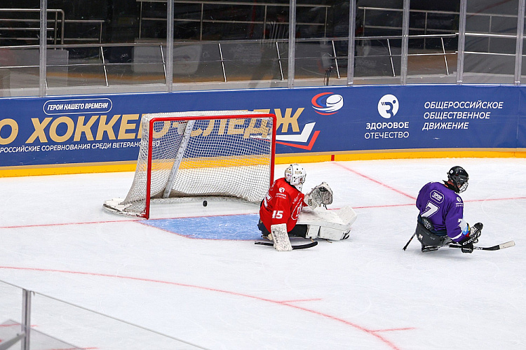 Во Владивостоке состоялось открытие Кубка по следж-хоккею среди ветеранов СВО «Герои нашего времени»