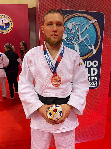 6 медалей завоевали российские дзюдоисты в первый день чемпионата мира Международной федерации спорта слепых в Казахстане