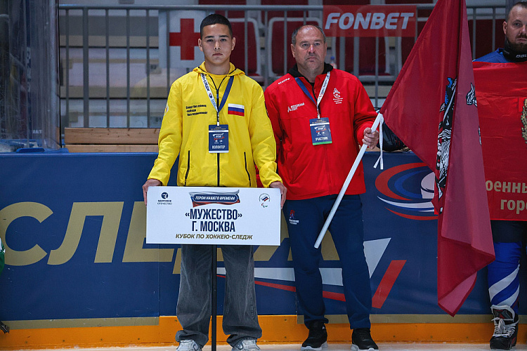 Во Владивостоке состоялось открытие Кубка по следж-хоккею среди ветеранов СВО «Герои нашего времени»