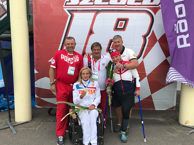 1 золотую и 1 бронзовую медали завоевали российские спортсменки на 1 этапе Кубка мира по гребле на байдарках и каноэ спорта лиц с ПОДА в Венгрии