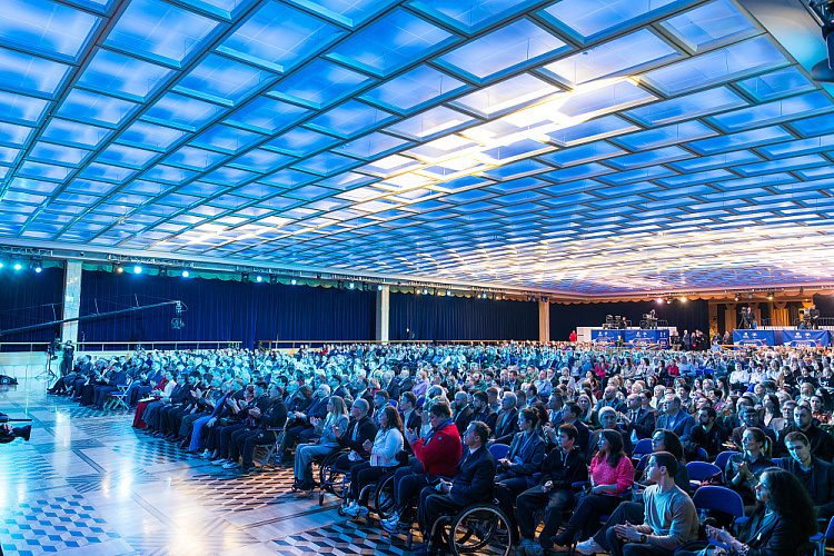 В Кремле состоялась первая спортивная премия "Герои нашего времени" для ветеранов СВО, учрежденная Паралимпийским комитетом России и движением «Здоровое Отечество» В Кремле состоялась первая спортивная премия "Герои нашего времени" для ветеранов СВО, учрежденная Паралимпийским комитетом России и движением «Здоровое Отечество»