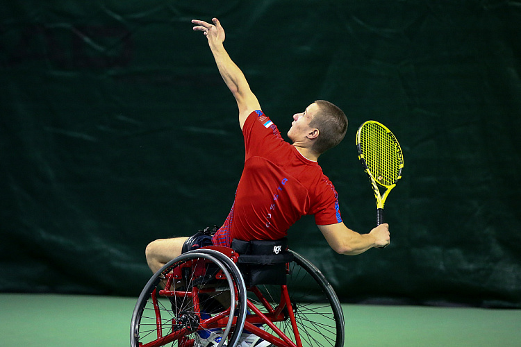 43 спортсмена из 11 регионов страны разыграли медали чемпионата России по теннису на колясках