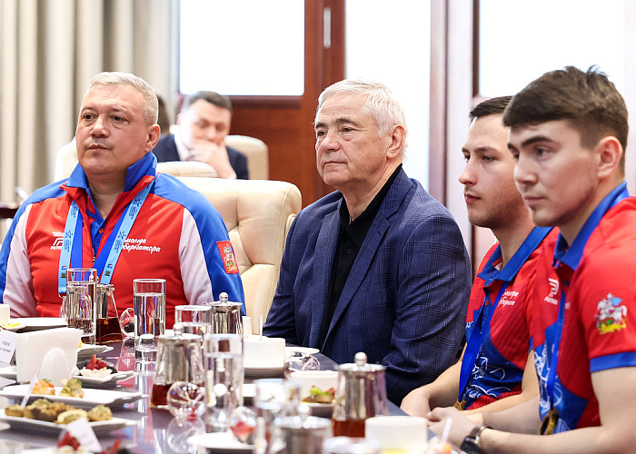 Министр спорта РФ М.В. Дегтярев, Губернатор Московской области А.Ю. Воробьев, президент ПКР П.А. Рожков встретились с подмосковной командой по итогам выступления на зимнем Кубке Защитников Отечества Министр спорта РФ М.В. Дегтярев, Губернатор Московской области А.Ю. Воробьев, президент ПКР П.А. Рожков встретились с подмосковной командой по итогам выступления на зимнем Кубке Защитников Отечества