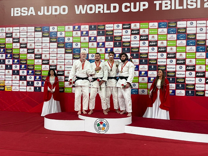 3 золотые, 2 серебряные и 1 бронзовая медаль – российские дзюдоисты спорта слепых завершили выступление на этапе Кубка мира в Грузии