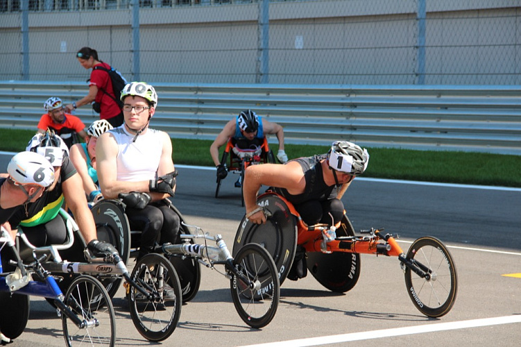 П.А. Рожков в г. Сочи на трассе Формула-1 принял участие в церемонии открытия и просмотре международных соревнований спортсменов-колясочников "Rezept-Sport Wheelchair racing»