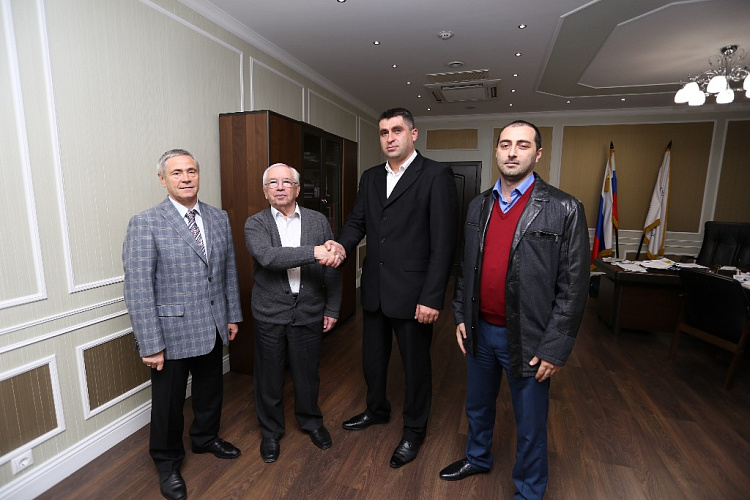 В.П. Лукин, П.А. Рожков в офисе ПКР провели рабочую встречу с Р.М. Нальгиевыем и Х.Б. Нальгиевым