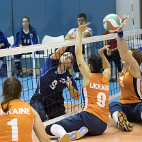 Мужская и женская сборные команды России по волейболу сидя вышли в полуфиналы чемпионата Европы, проходящего в Хорватии
