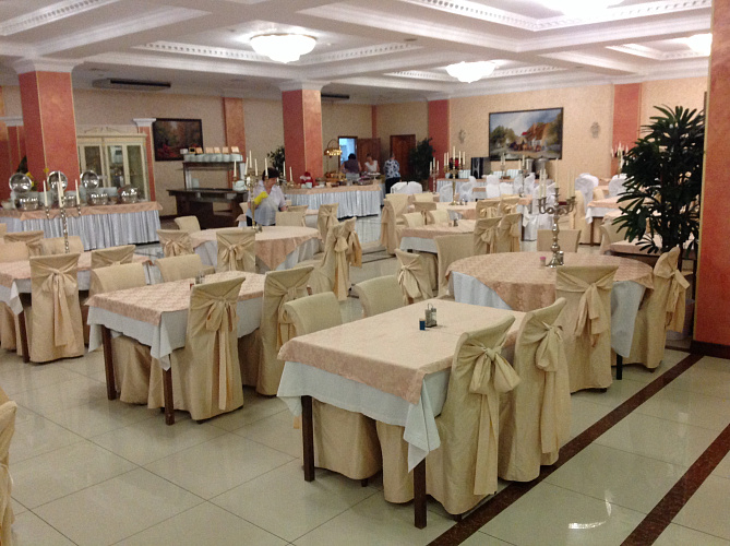 П.А. Рожков совместно с техническим менеджером по играм IWAS Яном Боквиком в г. Сочи в рамках третьего дня инспекционного визита по определению места проведения Игр IWAS-2015 осмотрели сооружения санатория "Южное Взморье"