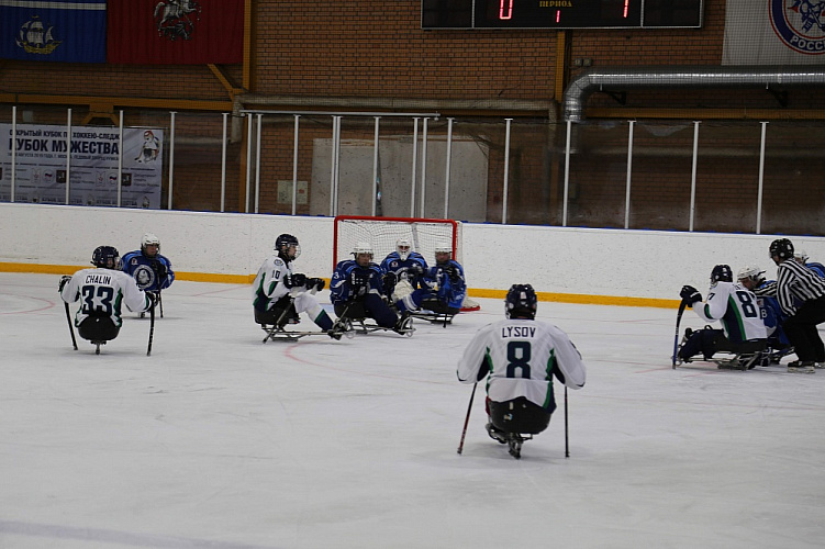В г. Москве в Ледовом дворце «Умка» стартовал Открытый Кубок по хоккею-следж «Кубок Мужества»