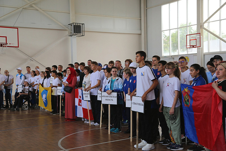 Всероссийскую летнюю спартакиаду детей-инвалидов с поражением ОДА и соревнования по футболу ампутантов торжественно открыли в Грозном