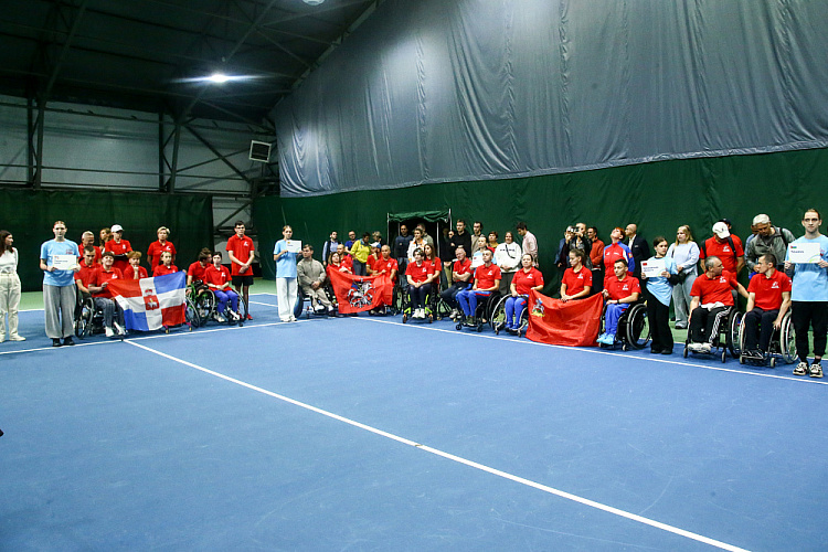 43 спортсмена из 11 регионов страны разыграли медали чемпионата России по теннису на колясках