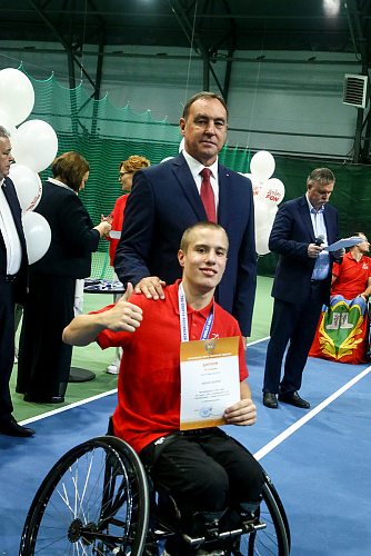 43 спортсмена из 11 регионов страны разыграли медали чемпионата России по теннису на колясках