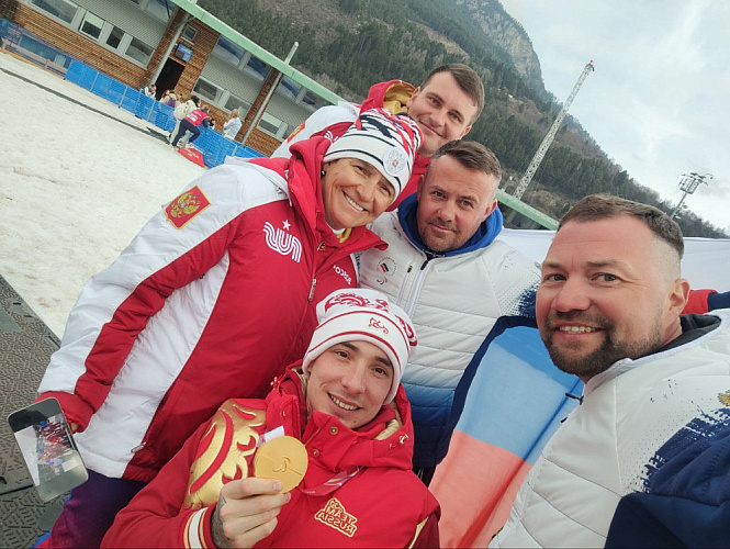 8 золотых, 1 серебряную и 3 бронзовые медали завоевала Паралимпийская команда России на XIV Паралимпийских зимних играх в Италии