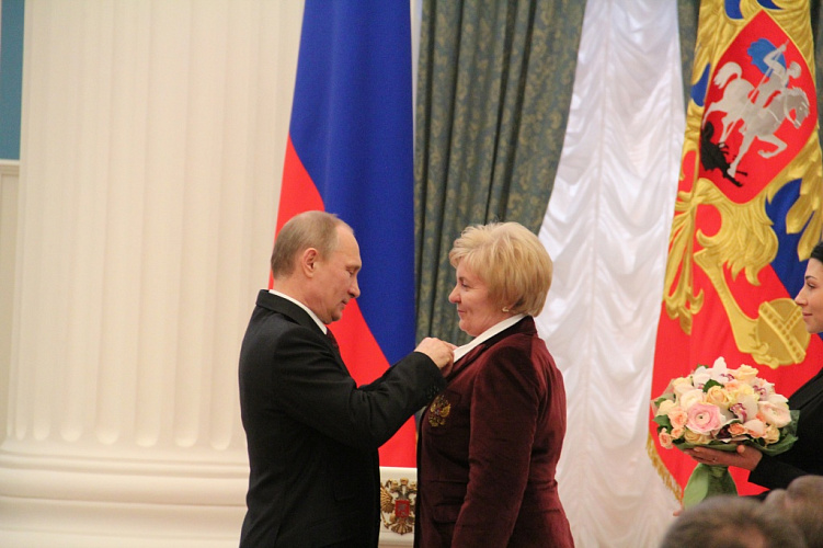 Президент Российской Федерации В.В. Путин вручил государственные награды Российской Федерации организаторам XI Паралимпийских  зимних игр в Сочи, руководителям спортивных федераций, тренерам и другим деятелям, внесшим вклад в подготовку  Паралимпиады-2014