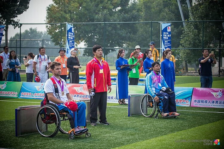 Россияне выиграли  золотую, серебряную и бронзовую медали  по итогам третьего дня чемпионата мира по стрельбе из лука спорта лиц с ПОДА в Китае 