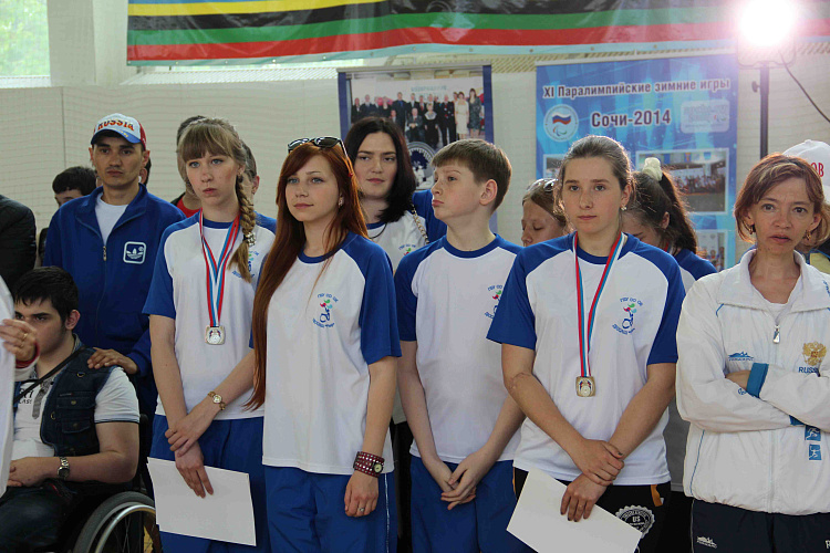 П.А. Рожков, О.В.Семенова, А.И.Алябьев наградили победителей и призеров первого соревновательного дня традиционного фестиваля паралимпийского спорта «Парафест»