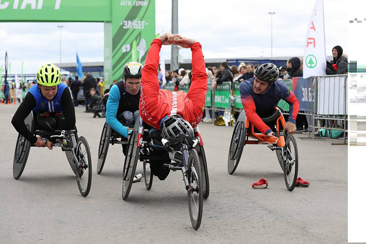 Члены сборной России в Нижнем Новгороде приняли участие в полумарафоне «Беги, герой!» 
