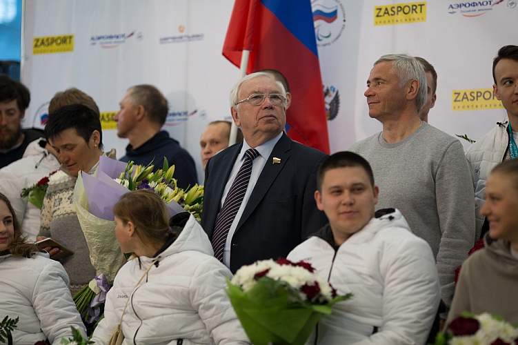 Российская паралимпийская команда вернулась из Пхенчхана после выступления на XII Паралимпийских зимних играх 2018 года