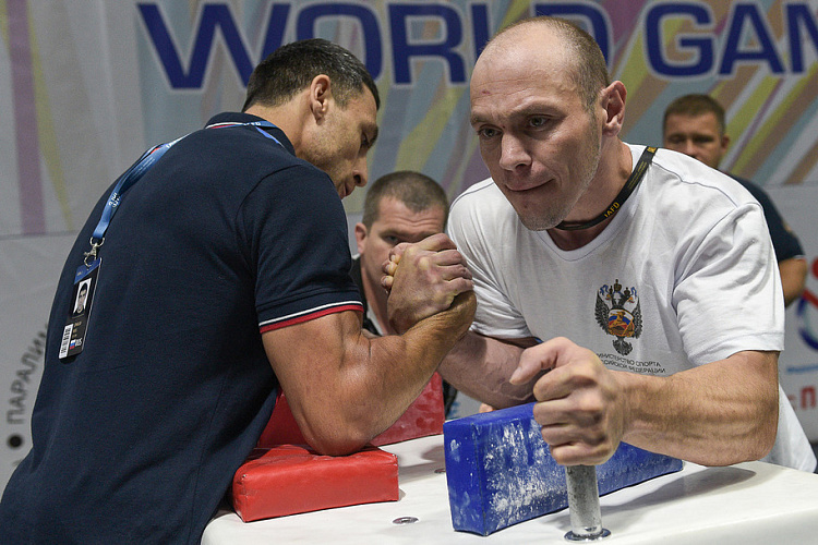 Российские спортсмены во вторник завоевали 8 золотых медалей и убедительно выиграли командный зачет в армспорте на Всемирных играх IWAS в Сочи