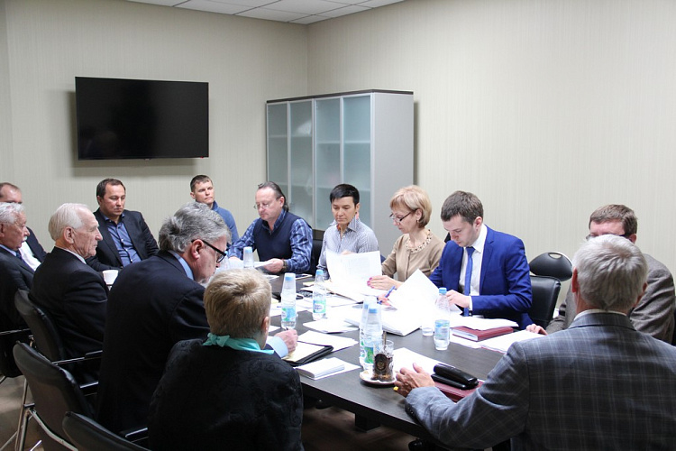 В.П. Лукин и П.А. Рожков провели рабочую встречу со старшими тренерами сборных команд России по зимним видам спорта, где обсудили актуальные вопросы подготовки спортсменов к Паралимпиаде-2018 в г. Пхенчхан