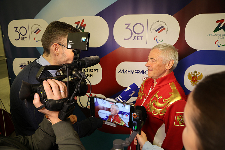 В аэропорту «Внуково» торжественно встретили паралимпийскую сборную России после XIV Паралимпийских зимних игр в Италии