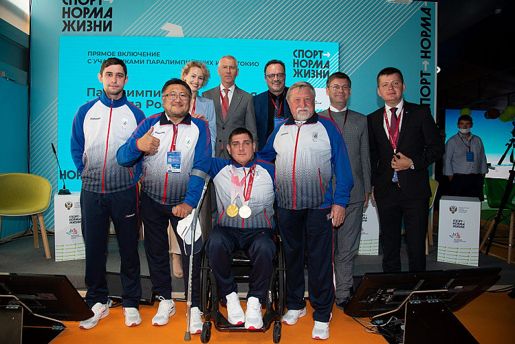 О.В. Матыцин в режиме телемоста провел встречу с П.А. Рожковым и чемпионами и призерами XVI Паралимпийских летних игр, находящимися в Паралимпийской деревне  