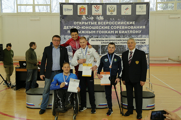 П.А. Рожков в Пересвете принял участие в церемониях открытия и награждения, а также просмотре Кубка России и Всероссийских детско-юношеских соревнований по лыжным гонкам и биатлону спорта лиц с ПОДА