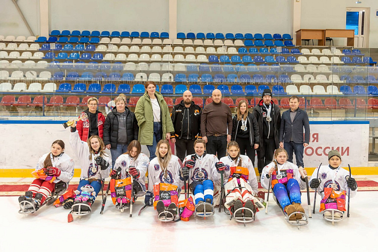 В Дмитрове подвели итоги первого женского чемпионата России по следж-хоккею «Снежная королева» В Дмитрове подвели итоги первого женского чемпионата России по следж-хоккею «Снежная королева»