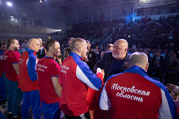 Более 300 ветеранов специальной военной операции приняли участие в первом Всероссийском «Кубке Защитников Отечества» по зимним видам спорта