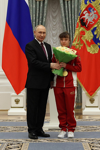 В Кремле Владимир Путин вручил государственные награды Российской Федерации победителям и призёрам ХIV Паралимпийских зимних игр 2026 года