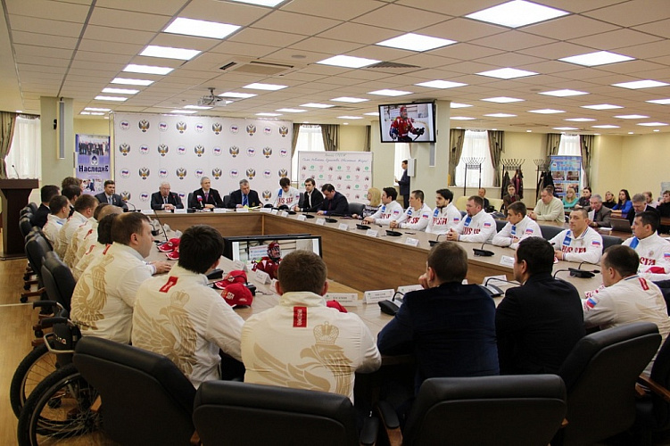 В зале Исполкома Дома паралимпийского спорта прошла встреча руководства ПКР, Всероссийской федерации спорта лиц с ПОДА со сборной командой России по хоккею-следж, организованная в преддверии чемпионата мира