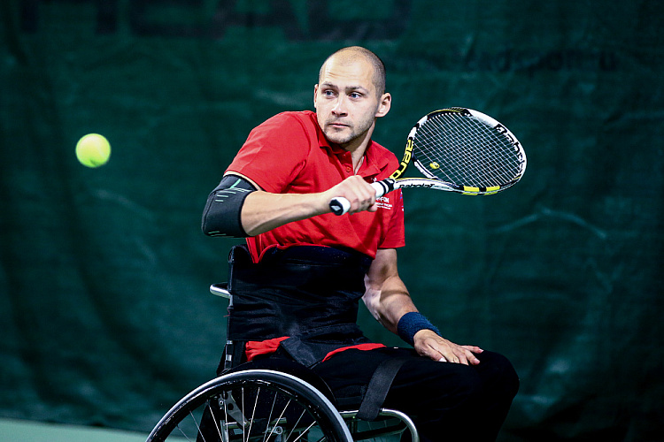 43 спортсмена из 11 регионов страны разыграли медали чемпионата России по теннису на колясках