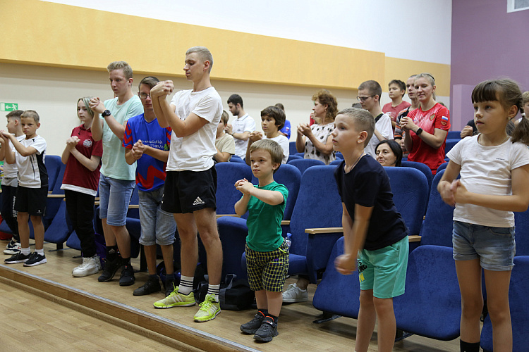 ПКР и Министерство спорта Белгородской области в г. Белгороде провели Паралимпийский урок и мастер-классы для детей с ПОДА