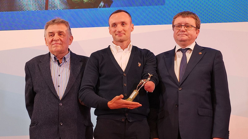 А.А. Строкин в ОКР принял участие в награждении А. Калины премией «Серебряная лань», утвержденной Федерацией спортивных журналистов России