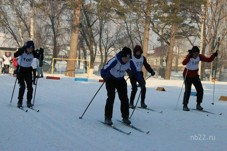 В Бийске прошли традиционные лыжные соревнования «Гонка легенды»