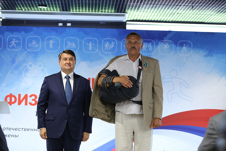 Помощник Президента РФ И.Е. Левитин в Олимпийском комплексе Лужники вручил государственные награды Российской Федерации