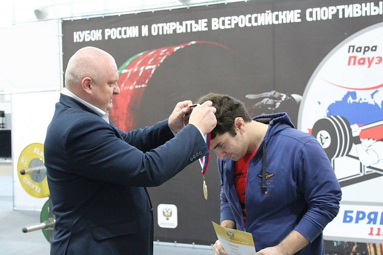 Жаворонкова и Джамалов стали победителями абсолютного зачета Кубка России по пауэрлифтингу спорта лиц с ПОДА