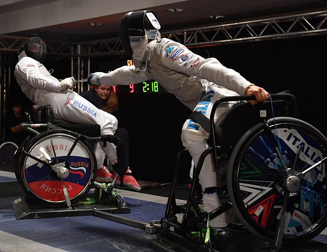 Сборная команда России по фехтованию на колясках завоевала 4 золотые, 5 серебряных и 10 бронзовых медалей по итогам четырех дней чемпионата мира в Италии Сборная команда России по фехтованию на колясках завоевала 4 золотые, 5 серебряных и 10 бронзовых медалей по итогам четырех дней чемпионата мира в Италии