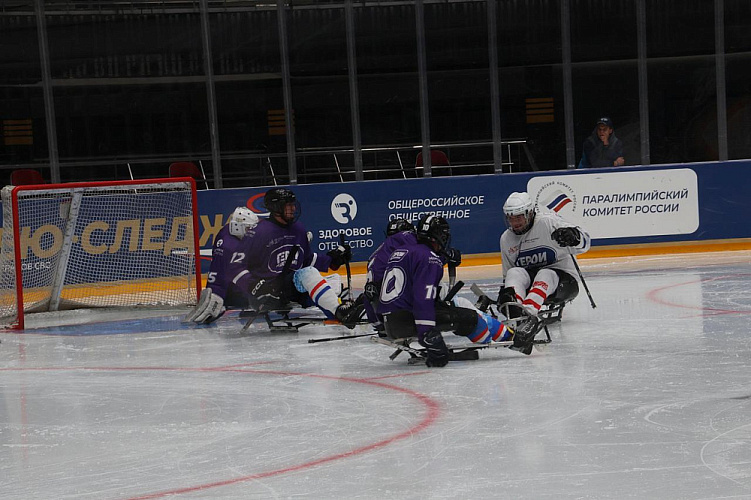 Во Владивостоке завершился Кубок «Герои нашего времени» по следж-хоккею среди ветеранов СВО Во Владивостоке завершился Кубок «Герои нашего времени» по следж-хоккею среди ветеранов СВО