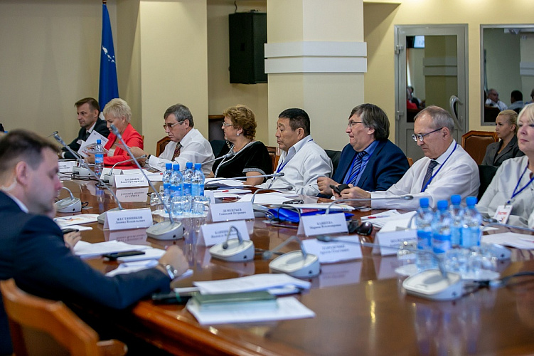 В.П. Лукин в г. Южно-Сахалинске провел заседание Исполкома ПКР