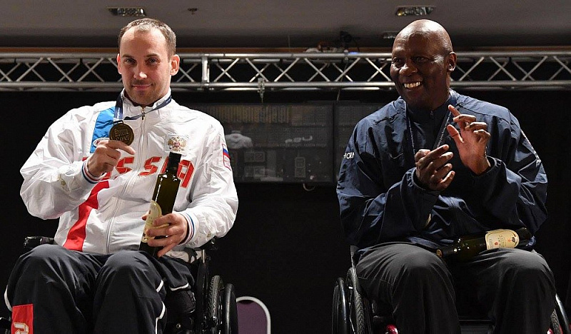 Сборная команда России по фехтованию на колясках завоевала 4 золотые, 5 серебряных и 10 бронзовых медалей по итогам четырех дней чемпионата мира в Италии Сборная команда России по фехтованию на колясках завоевала 4 золотые, 5 серебряных и 10 бронзовых медалей по итогам четырех дней чемпионата мира в Италии