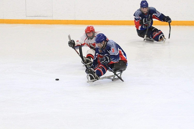 В г. Москве в Ледовом дворце «Умка» стартовал Открытый Кубок по хоккею-следж «Кубок Мужества»